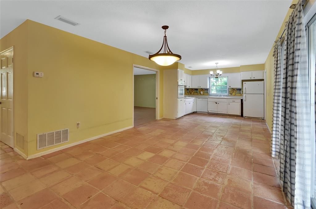 Active With Contract: $265,000 (3 beds, 2 baths, 1694 Square Feet)