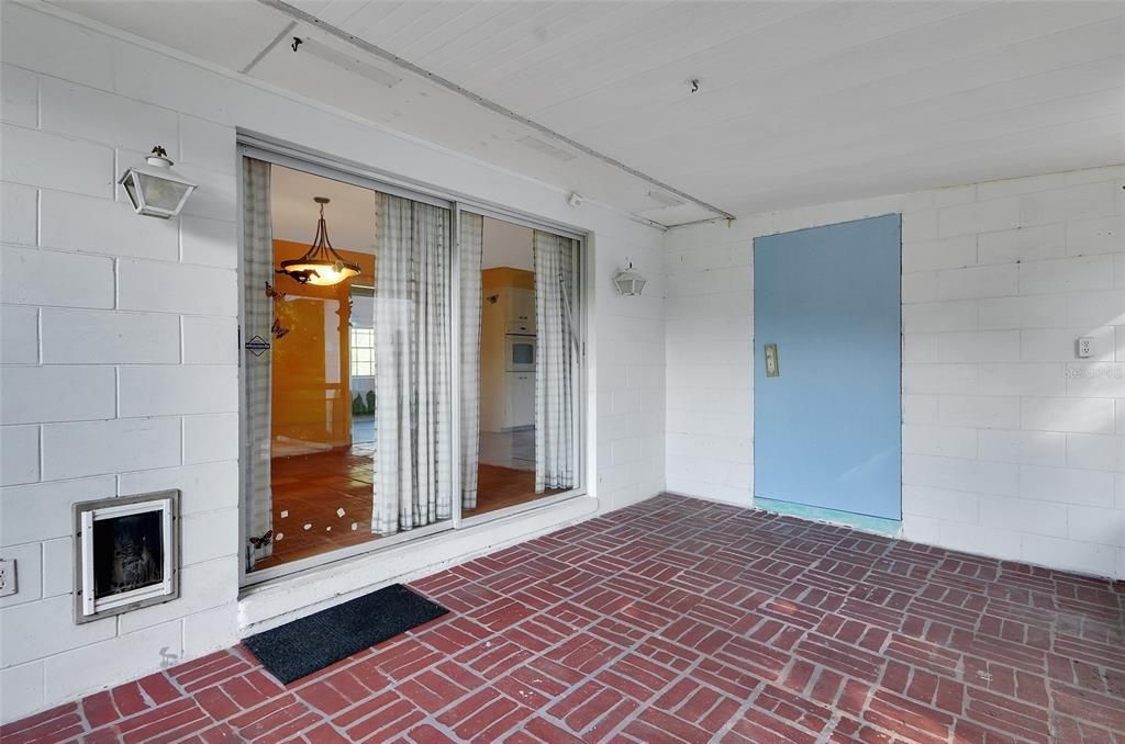 Active With Contract: $265,000 (3 beds, 2 baths, 1694 Square Feet)