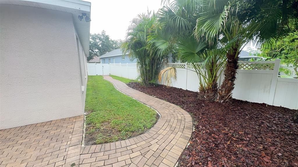 For Rent: $2,900 (4 beds, 2 baths, 2200 Square Feet)