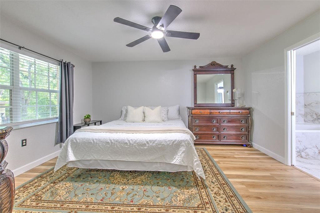 待售: $725,000 (3 贝兹, 2 浴室, 1610 平方英尺)