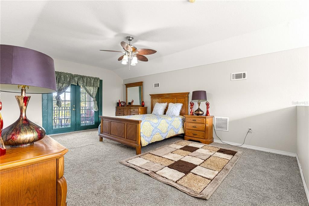 For Sale: $495,000 (4 beds, 2 baths, 1952 Square Feet)