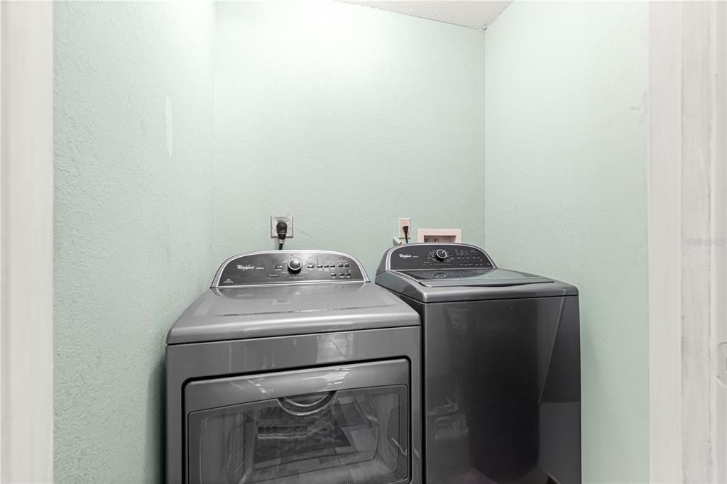 For Sale: $495,000 (4 beds, 2 baths, 1952 Square Feet)