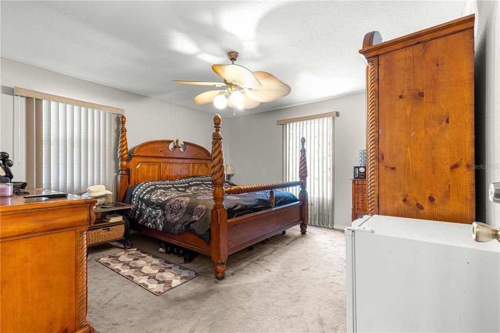 For Sale: $495,000 (4 beds, 2 baths, 1952 Square Feet)