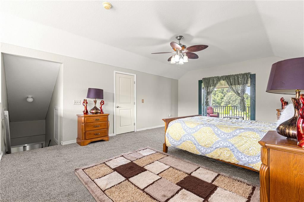 For Sale: $495,000 (4 beds, 2 baths, 1952 Square Feet)