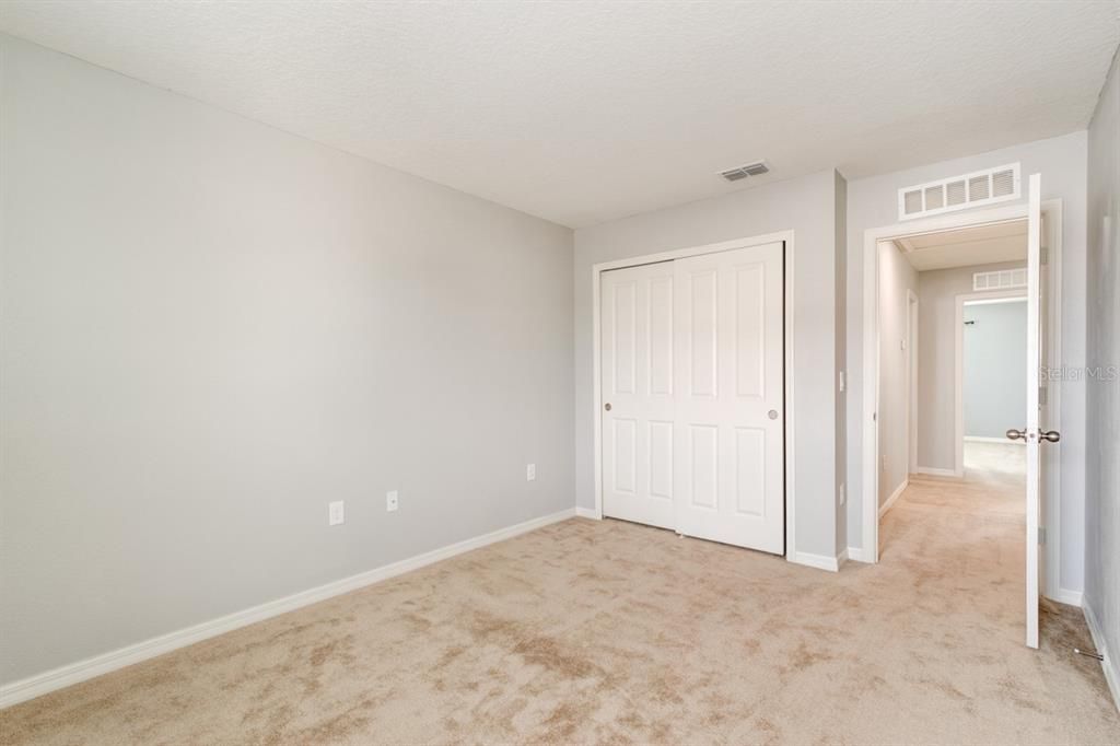 Activo con contrato: $2,700 (4 camas, 2 baños, 2607 Pies cuadrados)