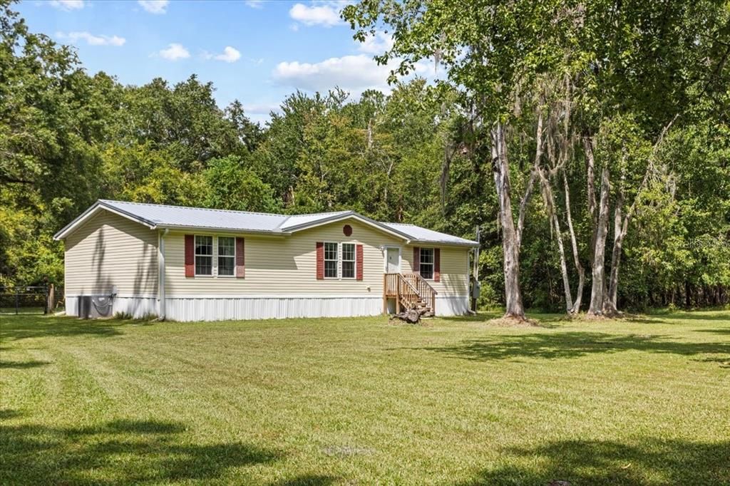 Recently Sold: $274,900 (3 beds, 2 baths, 1352 Square Feet)