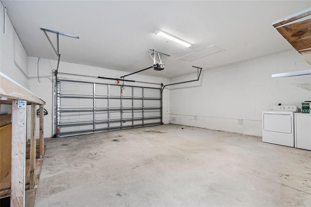 Под контрактом: $2,400 (3 спален, 2 ванн, 2248 Квадратных фут)