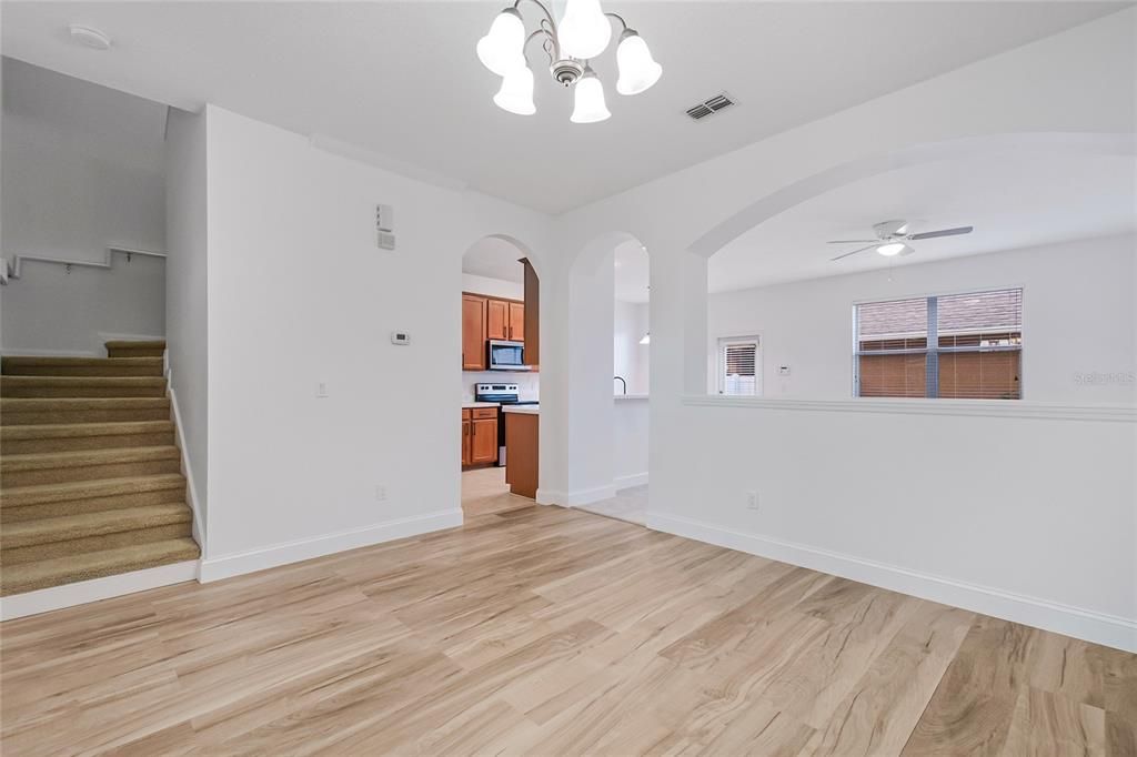 Под контрактом: $2,400 (3 спален, 2 ванн, 2248 Квадратных фут)