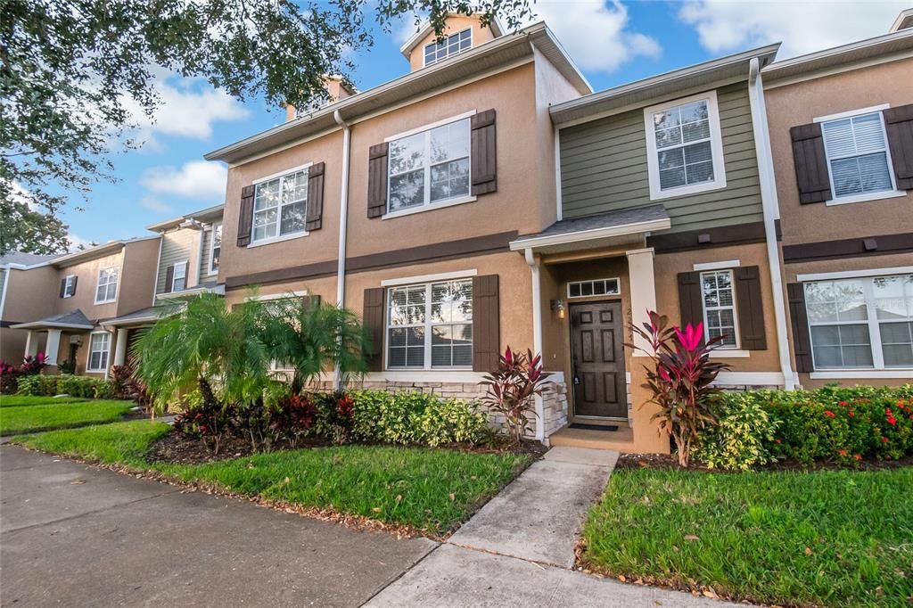 Под контрактом: $2,400 (3 спален, 2 ванн, 2248 Квадратных фут)