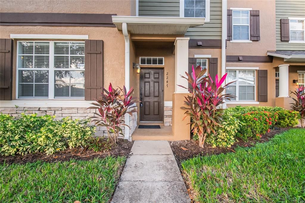 Под контрактом: $2,400 (3 спален, 2 ванн, 2248 Квадратных фут)