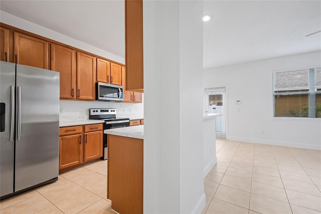 Под контрактом: $2,400 (3 спален, 2 ванн, 2248 Квадратных фут)