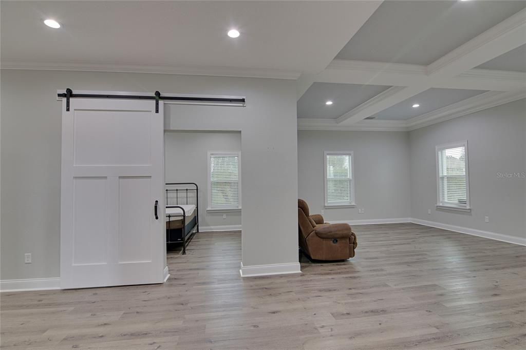 For Sale: $1,370,000 (5 beds, 4 baths, 3992 Square Feet)