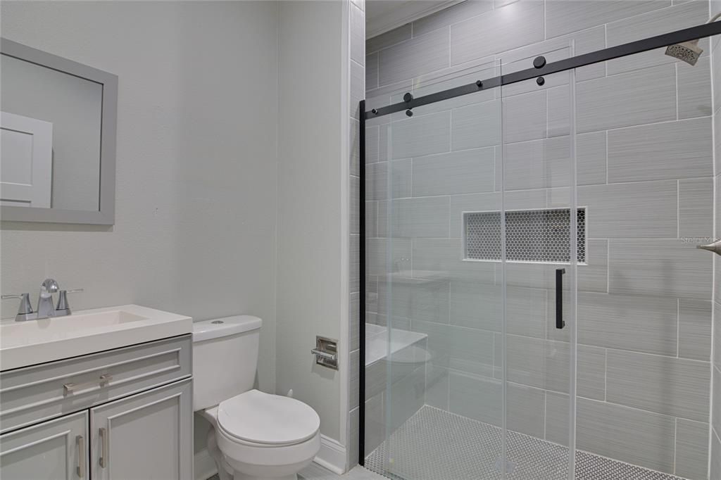 For Sale: $1,370,000 (5 beds, 4 baths, 3992 Square Feet)