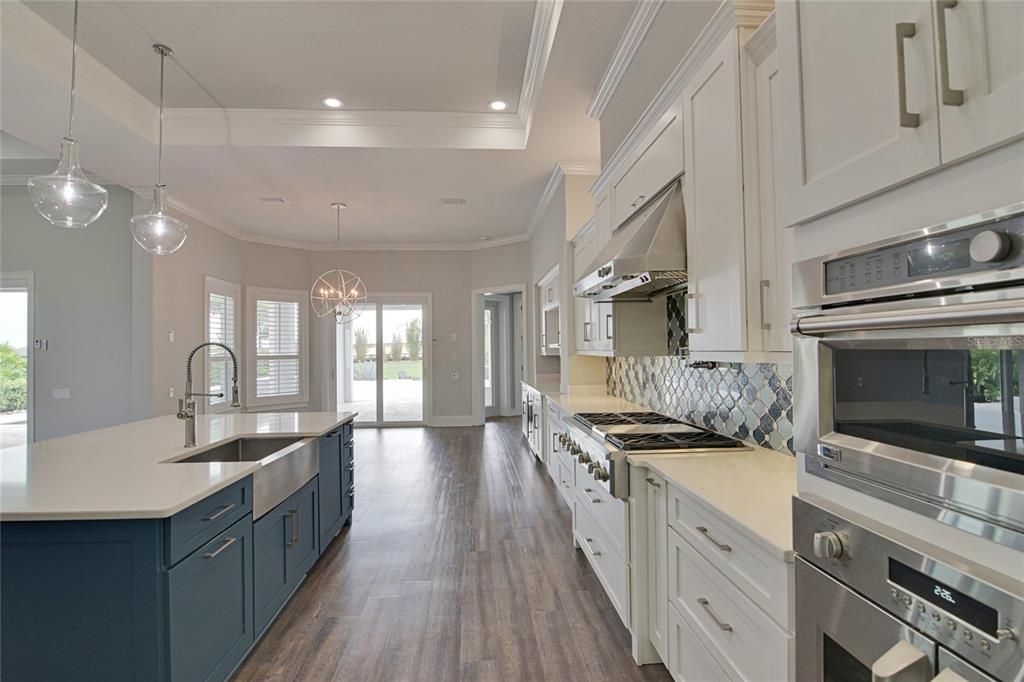 For Sale: $1,370,000 (5 beds, 4 baths, 3992 Square Feet)