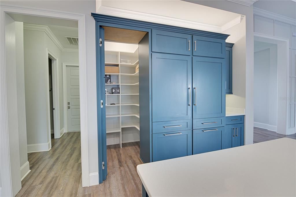 For Sale: $1,370,000 (5 beds, 4 baths, 3992 Square Feet)