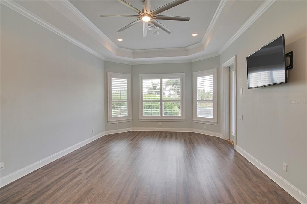 For Sale: $1,370,000 (5 beds, 4 baths, 3992 Square Feet)