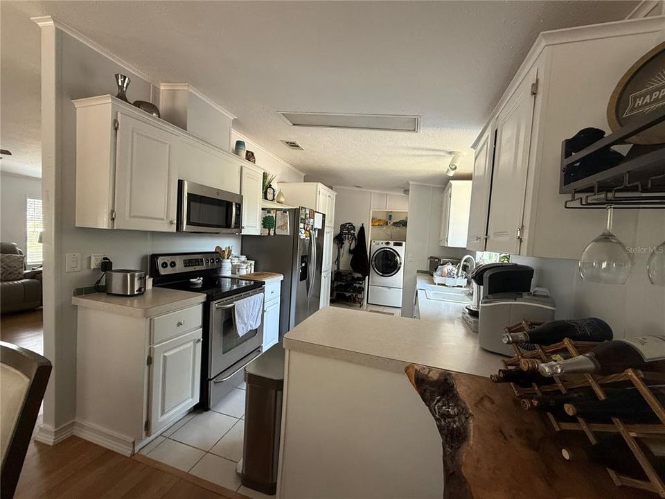 Active With Contract: $294,000 (2 beds, 2 baths, 1305 Square Feet)