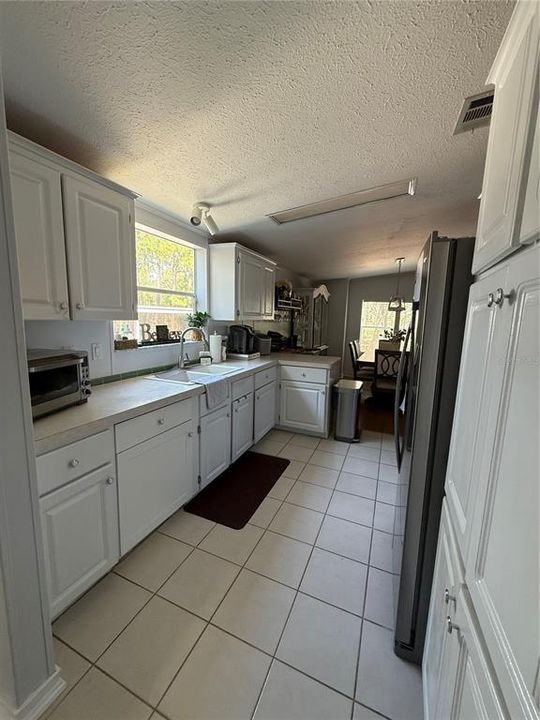 Active With Contract: $294,000 (2 beds, 2 baths, 1305 Square Feet)