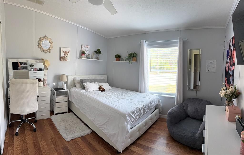 Active With Contract: $294,000 (2 beds, 2 baths, 1305 Square Feet)