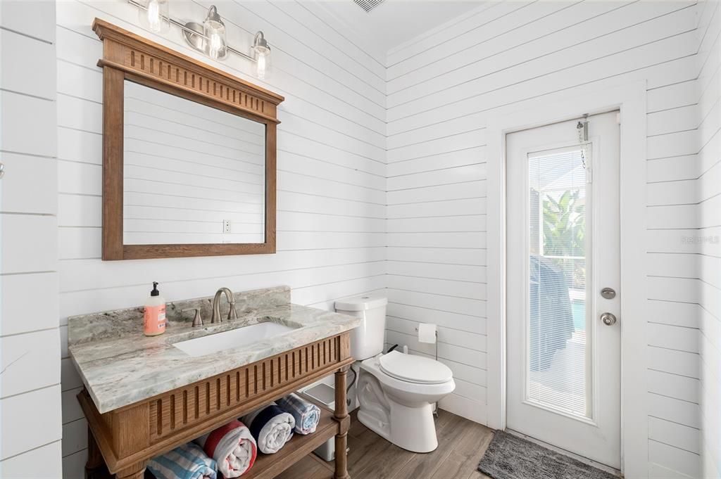 合同活跃: $619,000 (4 贝兹, 2 浴室, 2506 平方英尺)