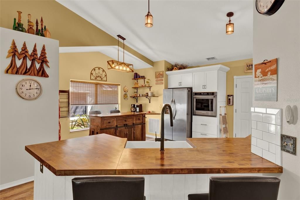 Active With Contract: $430,000 (4 beds, 2 baths, 2357 Square Feet)