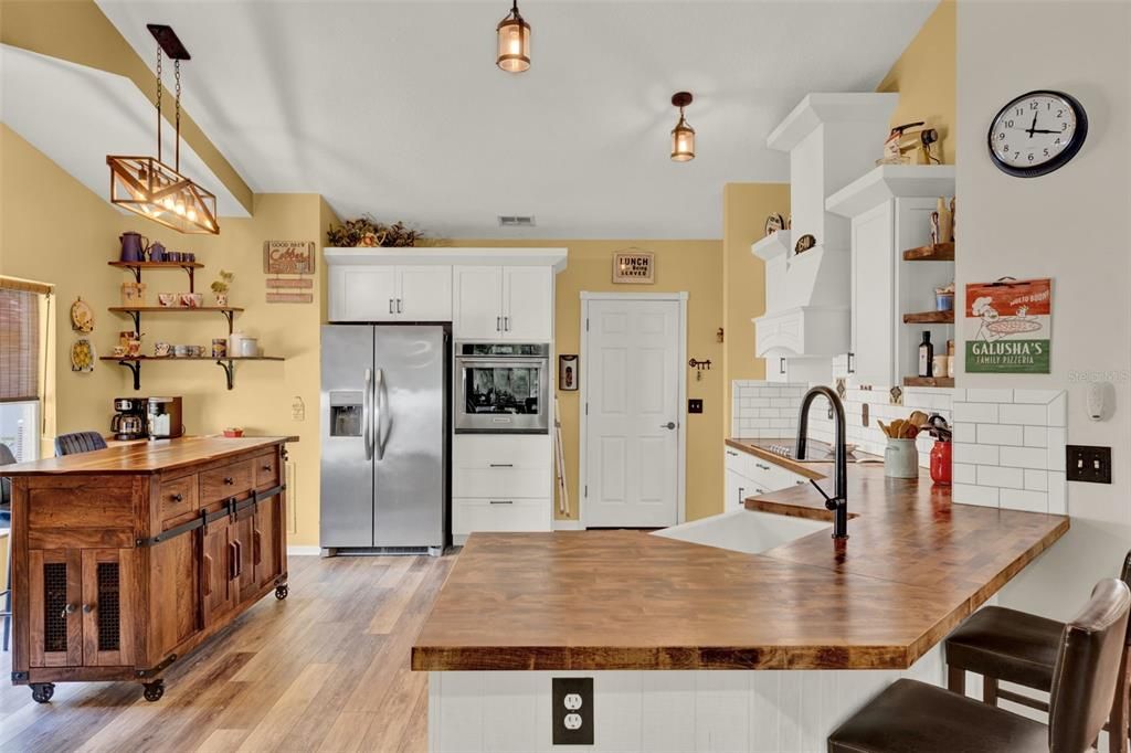 Active With Contract: $430,000 (4 beds, 2 baths, 2357 Square Feet)