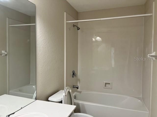 Под контрактом: $2,200 (3 спален, 3 ванн, 1686 Квадратных фут)