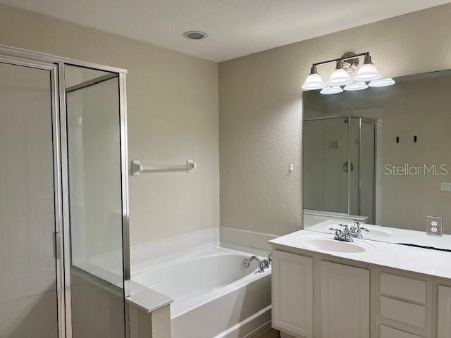 Под контрактом: $2,200 (3 спален, 3 ванн, 1686 Квадратных фут)