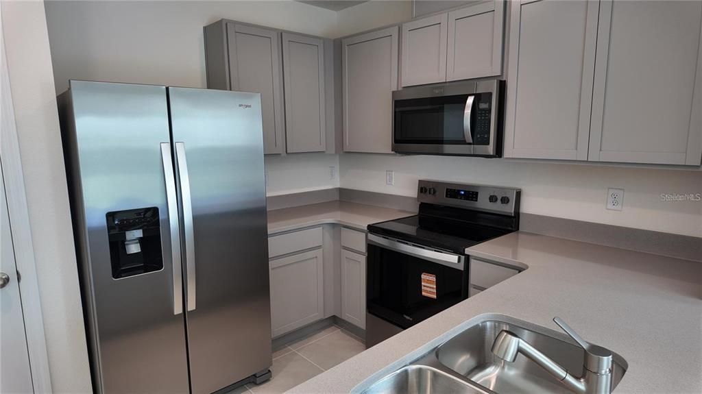 Activo con contrato: $1,850 (3 camas, 2 baños, 1488 Pies cuadrados)