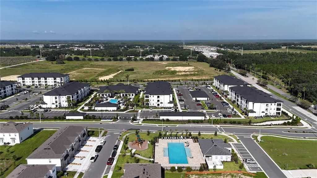 Activo con contrato: $1,850 (3 camas, 2 baños, 1488 Pies cuadrados)