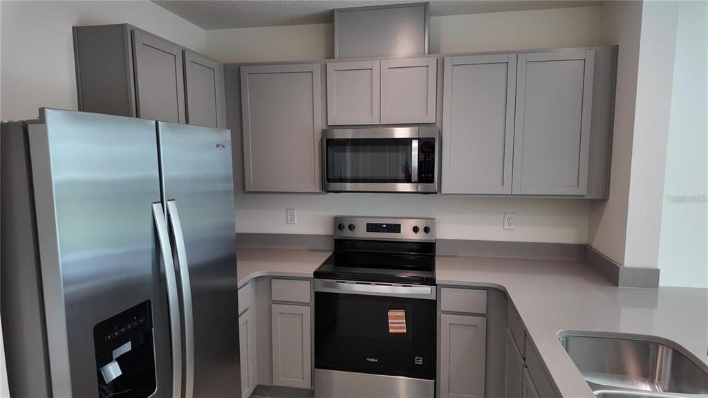 Activo con contrato: $1,850 (3 camas, 2 baños, 1488 Pies cuadrados)