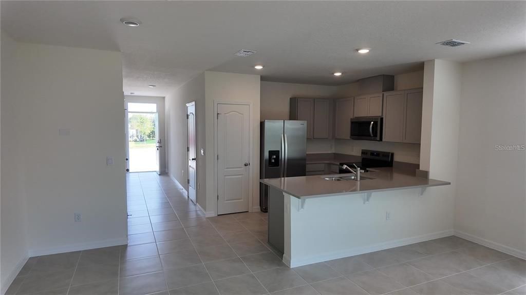 Activo con contrato: $1,850 (3 camas, 2 baños, 1488 Pies cuadrados)