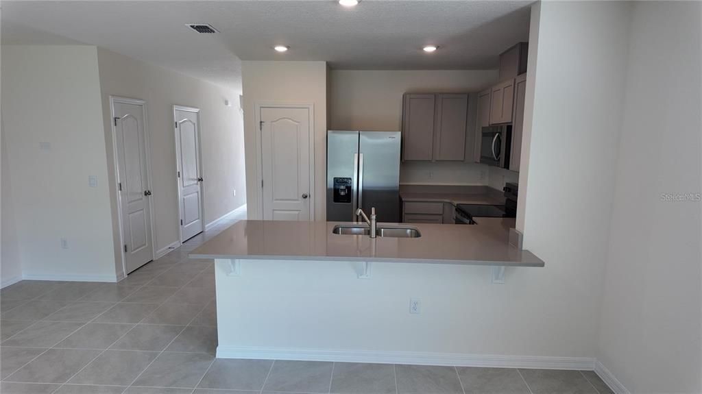 Activo con contrato: $1,850 (3 camas, 2 baños, 1488 Pies cuadrados)