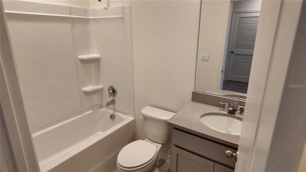 Activo con contrato: $1,850 (3 camas, 2 baños, 1488 Pies cuadrados)