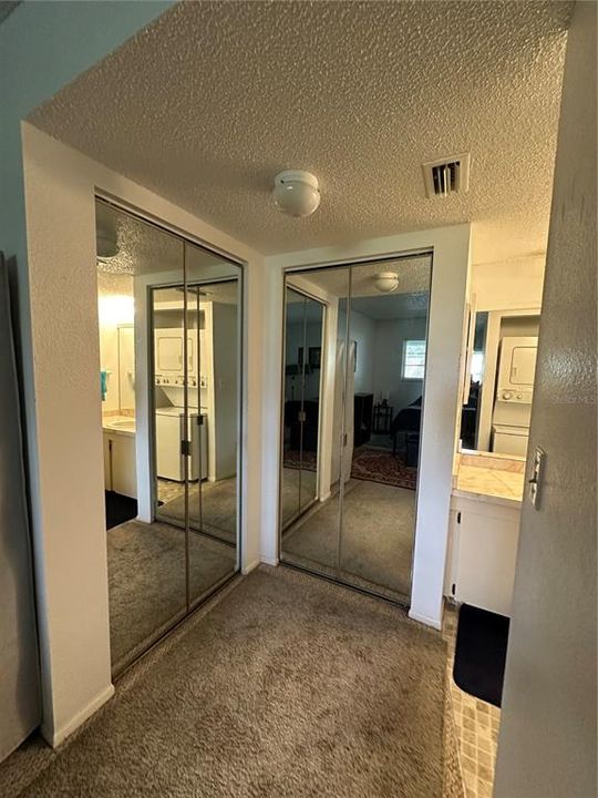 На продажу: $119,900 (2 спален, 2 ванн, 837 Квадратных фут)