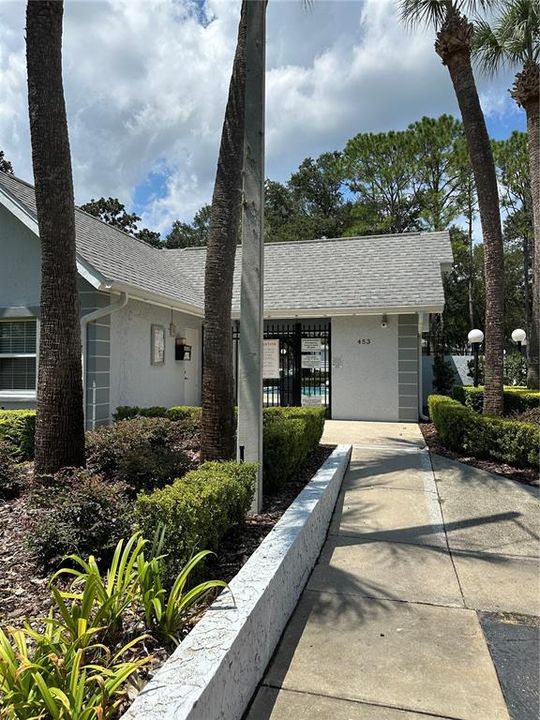 На продажу: $119,900 (2 спален, 2 ванн, 837 Квадратных фут)