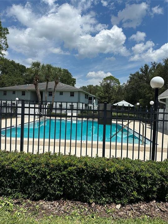 На продажу: $119,900 (2 спален, 2 ванн, 837 Квадратных фут)