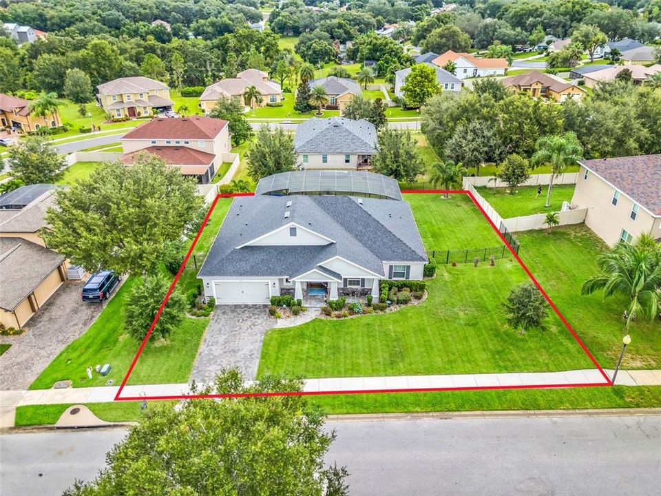 Activo con contrato: $700,000 (5 camas, 2 baños, 2658 Pies cuadrados)