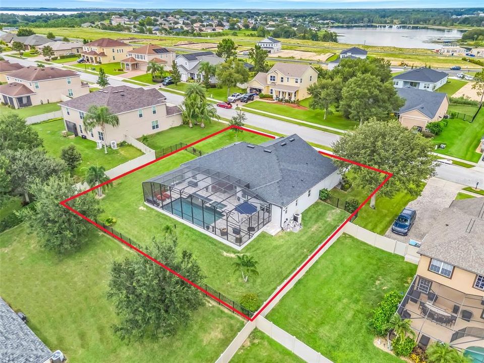 Activo con contrato: $700,000 (5 camas, 2 baños, 2658 Pies cuadrados)