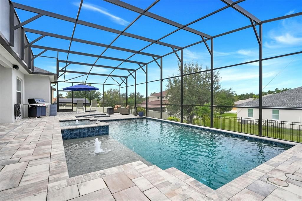 Activo con contrato: $700,000 (5 camas, 2 baños, 2658 Pies cuadrados)