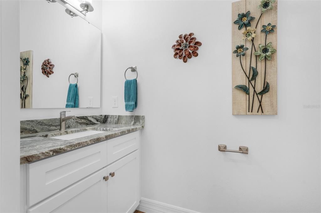 Activo con contrato: $700,000 (5 camas, 2 baños, 2658 Pies cuadrados)