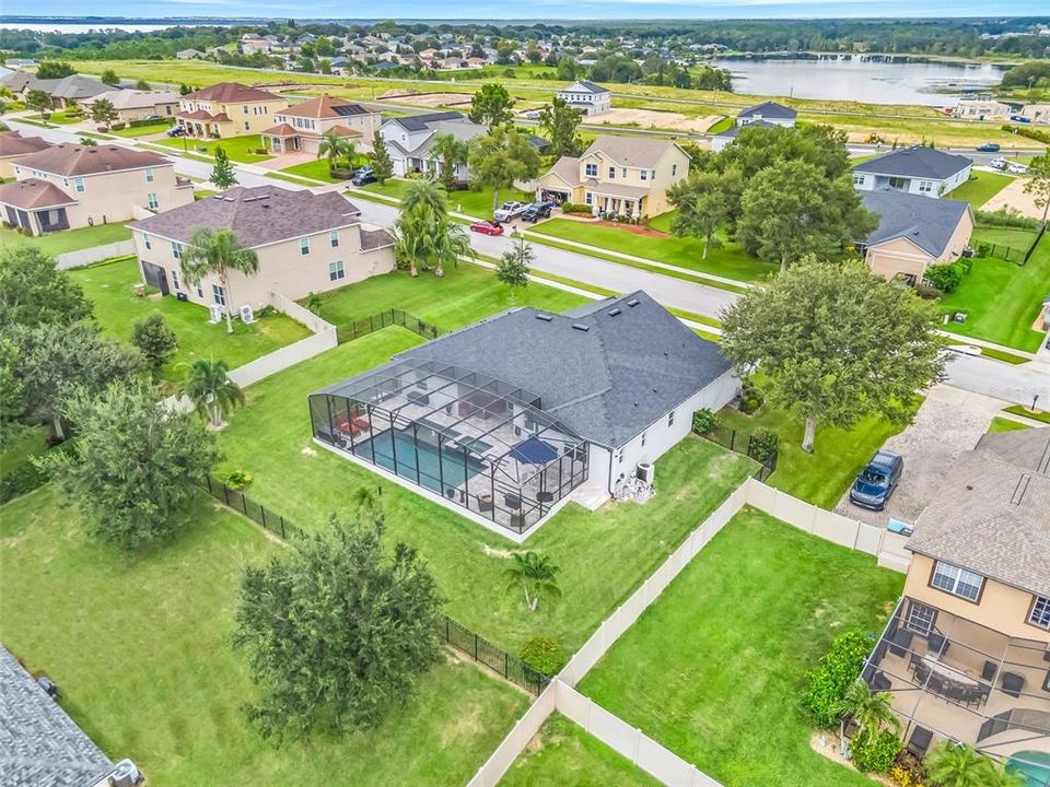 Activo con contrato: $700,000 (5 camas, 2 baños, 2658 Pies cuadrados)