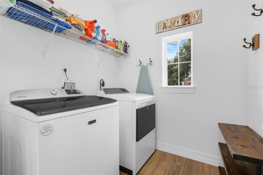 Activo con contrato: $700,000 (5 camas, 2 baños, 2658 Pies cuadrados)