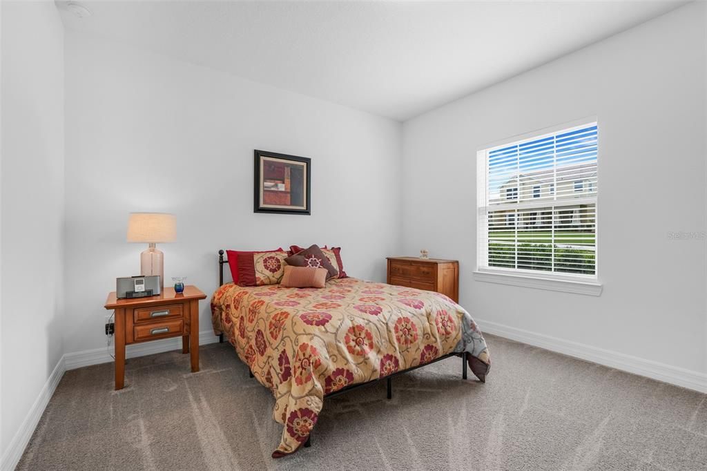 Activo con contrato: $700,000 (5 camas, 2 baños, 2658 Pies cuadrados)