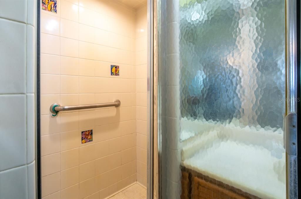 Под контрактом: $424,900 (2 спален, 2 ванн, 1432 Квадратных фут)