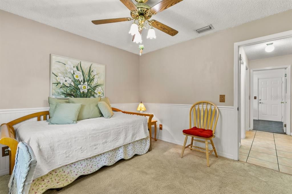 Под контрактом: $424,900 (2 спален, 2 ванн, 1432 Квадратных фут)