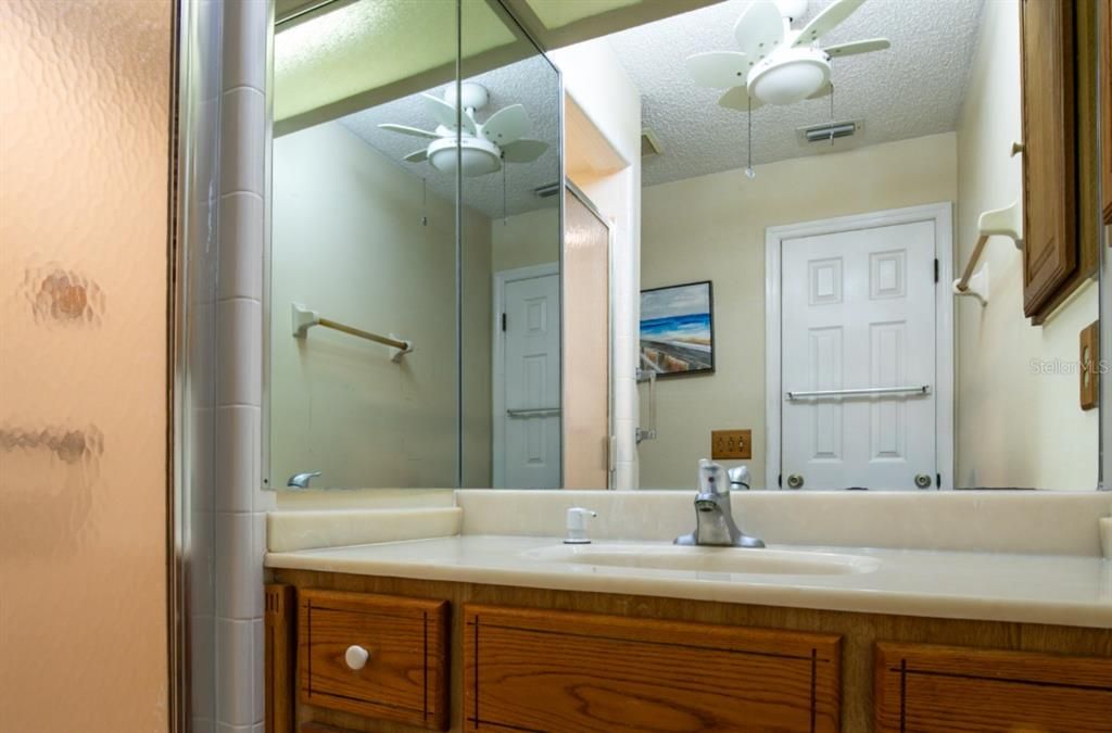 Под контрактом: $424,900 (2 спален, 2 ванн, 1432 Квадратных фут)