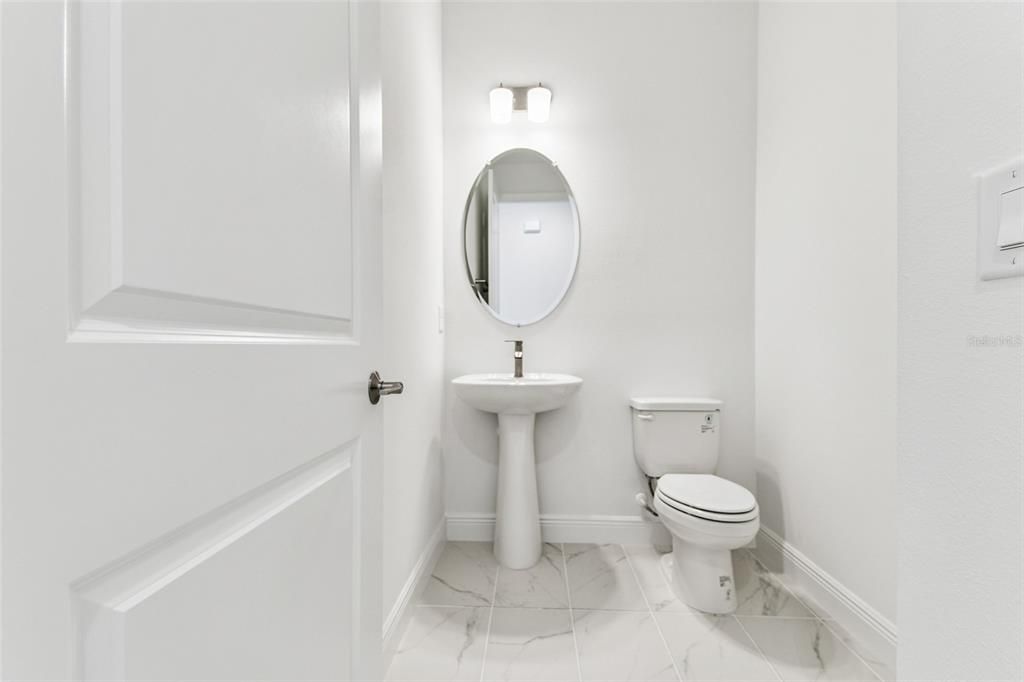 Под контрактом: $669,999 (4 спален, 2 ванн, 2851 Квадратных фут)