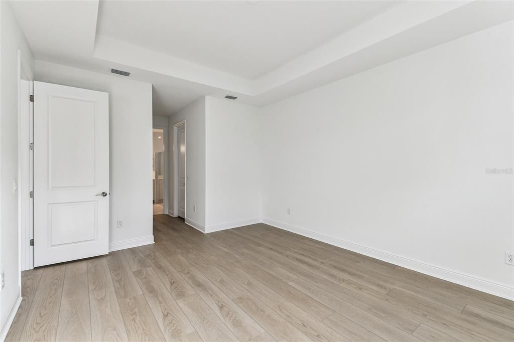 Под контрактом: $669,999 (4 спален, 2 ванн, 2851 Квадратных фут)