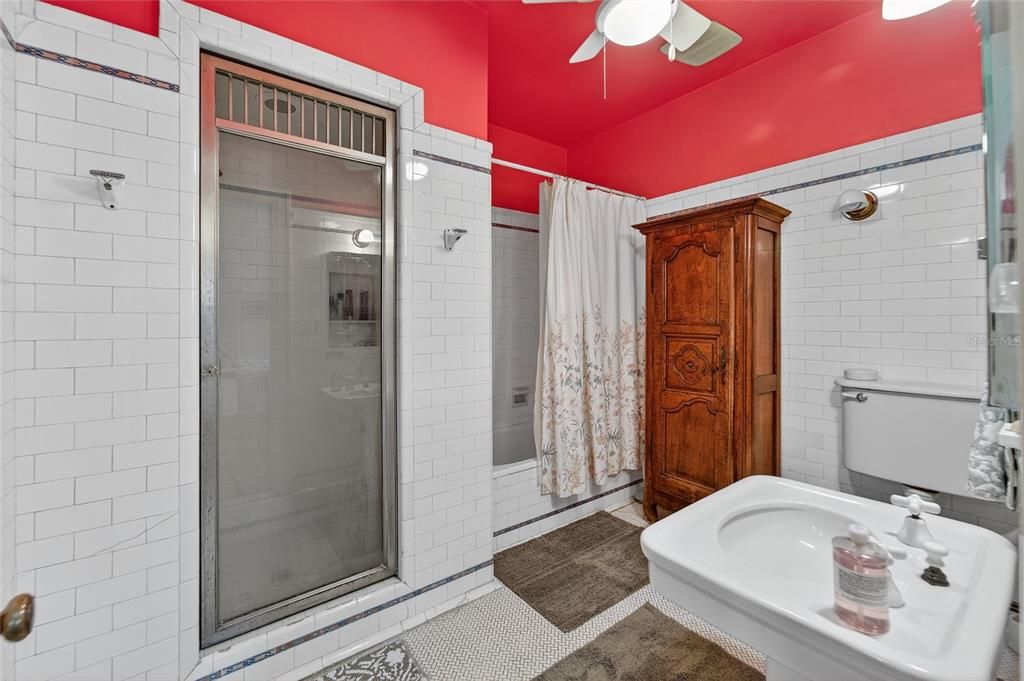 En Venta: $5,200,000 (6 camas, 6 baños, 7854 Pies cuadrados)